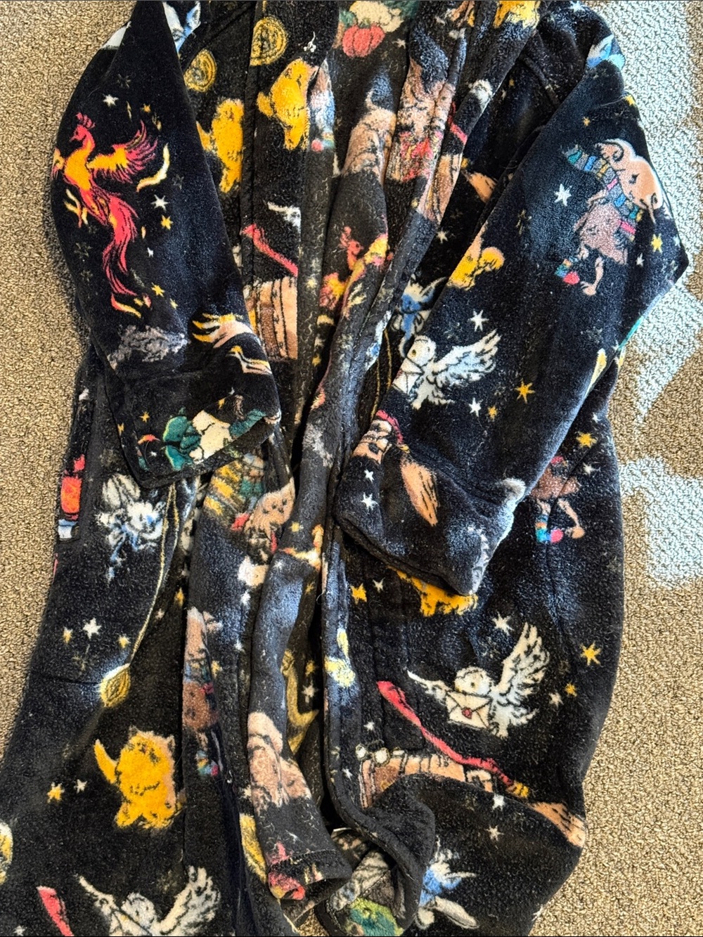 Vera Bradley Harry Potter Print Hooded Plush Robe with Tie - Picture 3 of 3